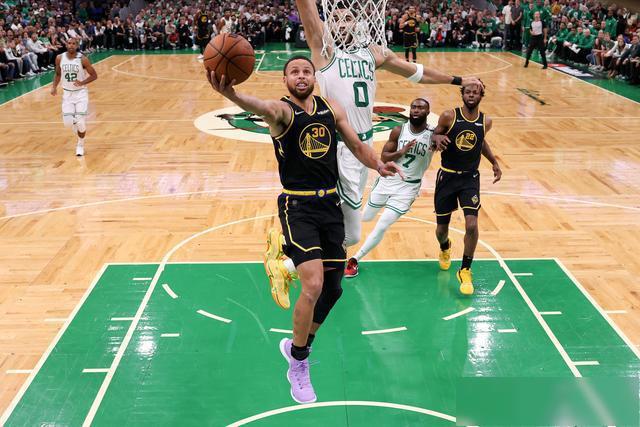 CBA综合：山东、广东晋级季后赛下一轮